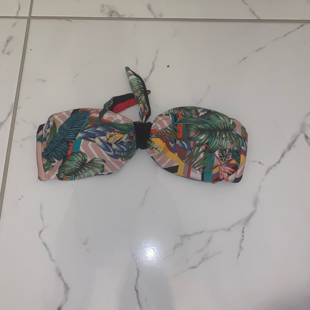 bikinis - Picture 3 of 5